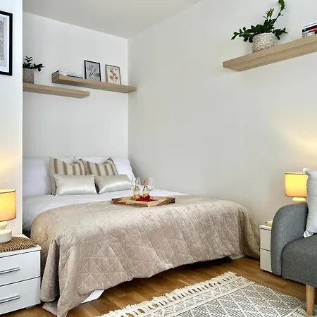 Treetess Centre براغ