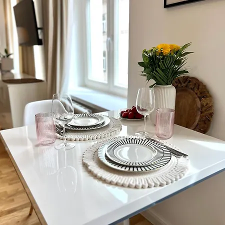 Treetess Centre * براغ