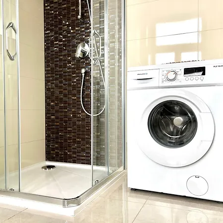 Treetess Centre * براغ